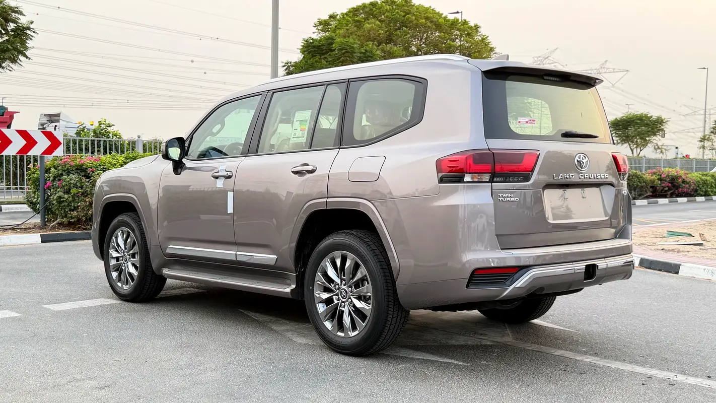 TOYOTA LAND CRUISER GXR 2026 - photo 6