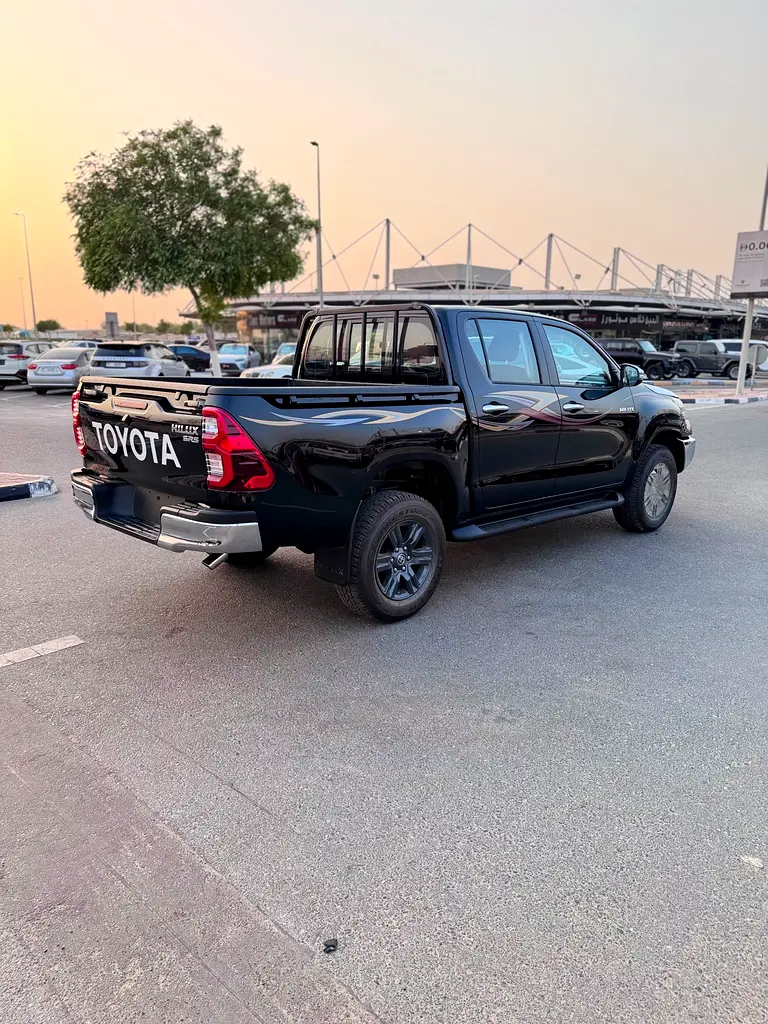 TOYOTA Hilux SR5 2026 - photo 1