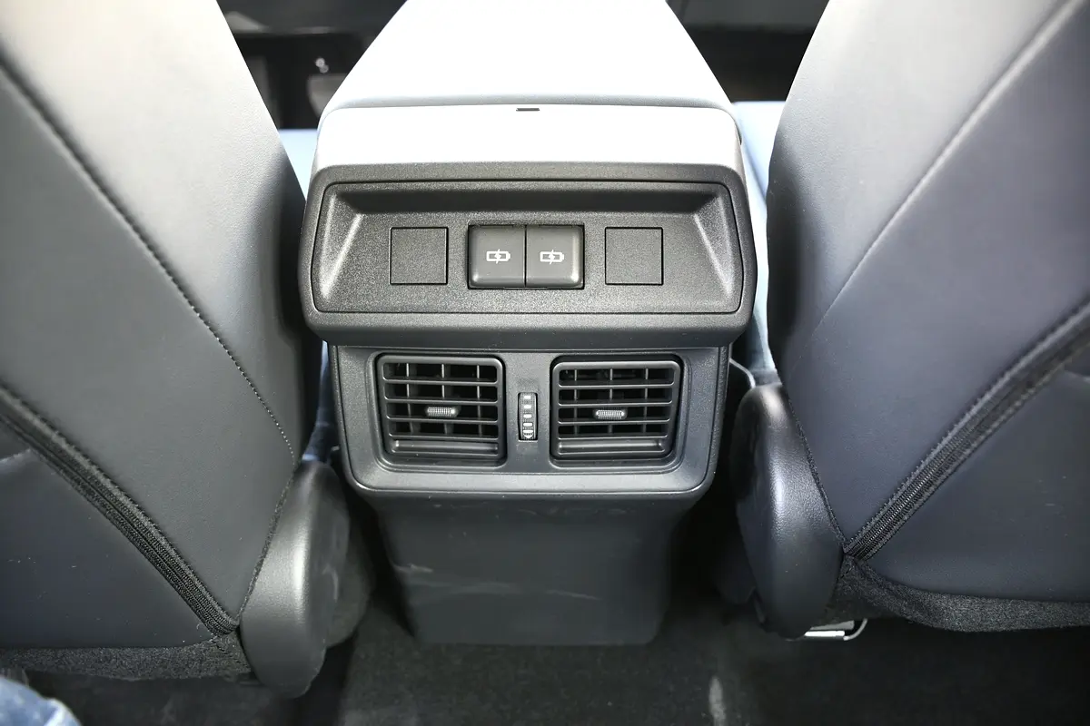 TOYOTA RAV4 Adventure 2026 - photo 9