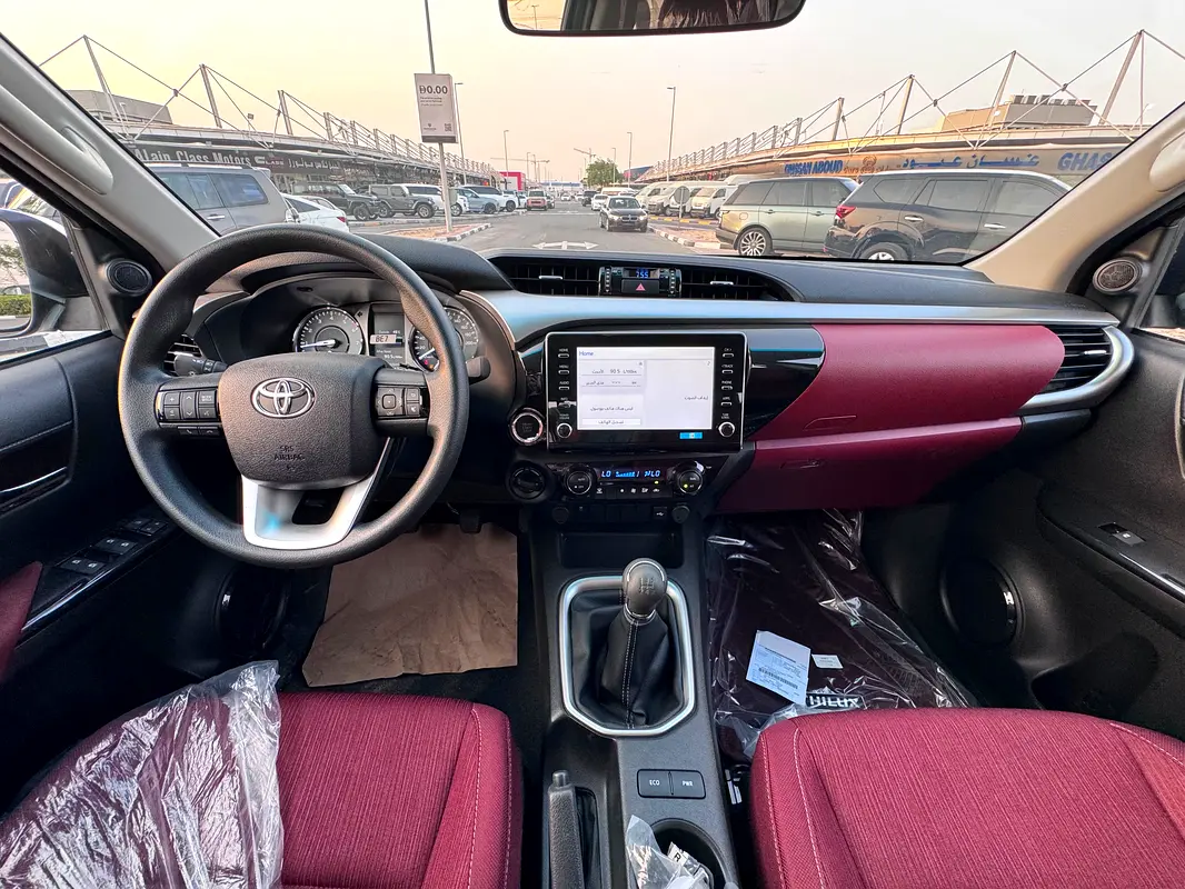 TOYOTA Hilux SR5 2026 - photo 13