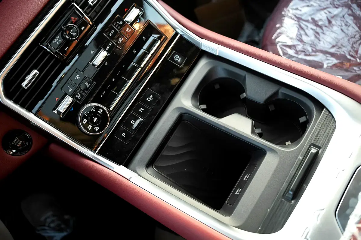 NISSAN Patrol LE Platinum 2026 - photo 13
