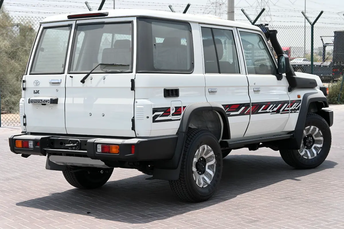 TOYOTA Land cruiser (Serie 70-LC76 LX) 2026 - photo 7